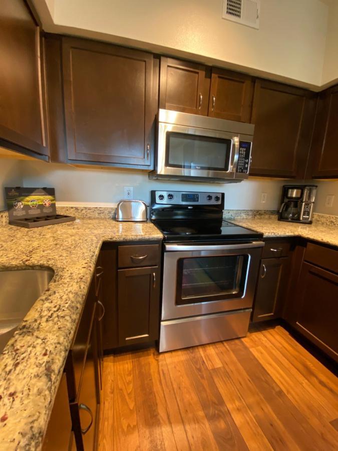 Bright & Modern Galleria Suite! 5 Star Location, Self Check In & Free Parking Houston Exterior photo